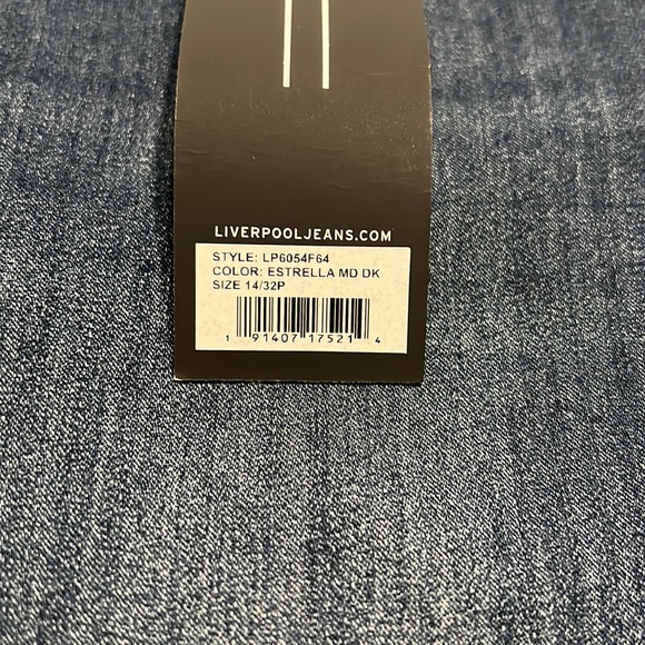 NWT Liverpool Jeans Estrella Medium Dark Stretch Released Hem Denim Skirt Sz 14P - Picture 3 of 9